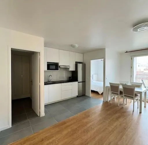 Appartement Moderne Avec Balcon Proche De Paris