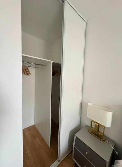 Appartement Moderne Avec Balcon Proche De Paris
