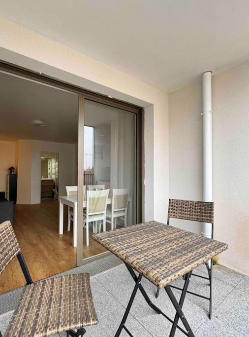 Moderne Avec Balcon Proche De Paris *