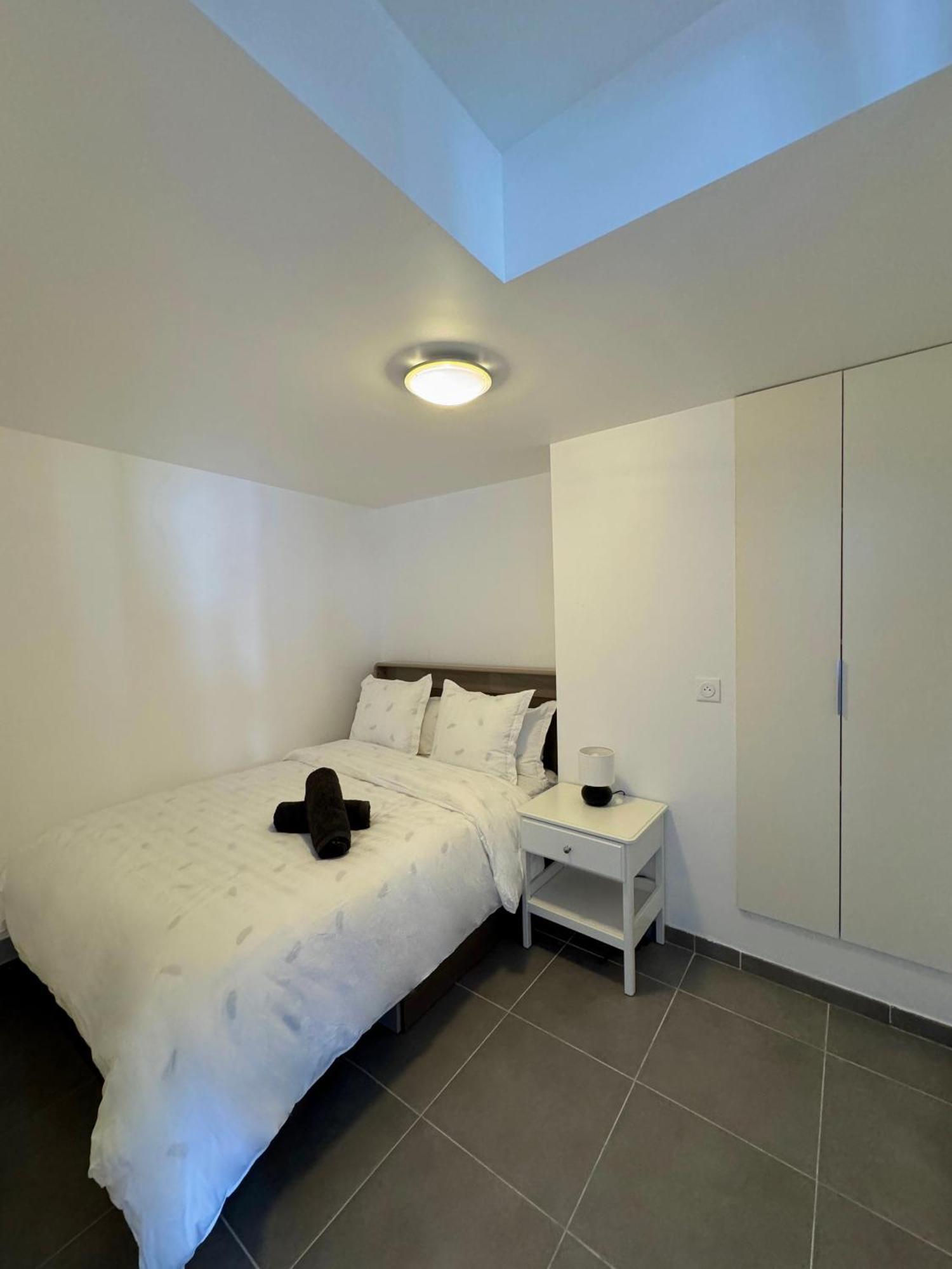 Apartment Moderne Avec Balcon Proche De Paris *